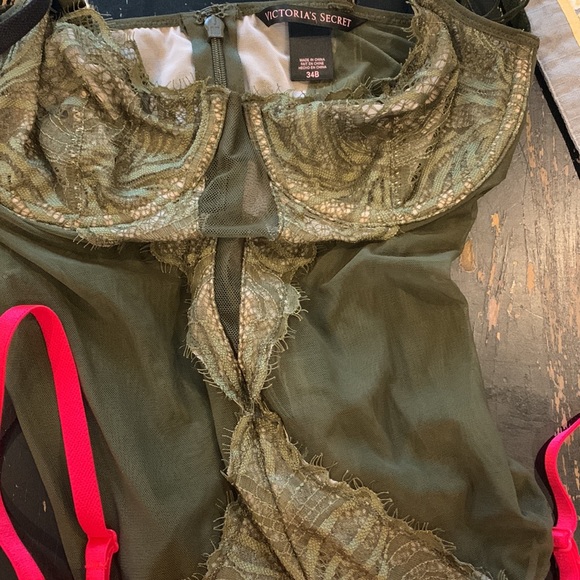 Bodysuits VS - Picture 4 of 13